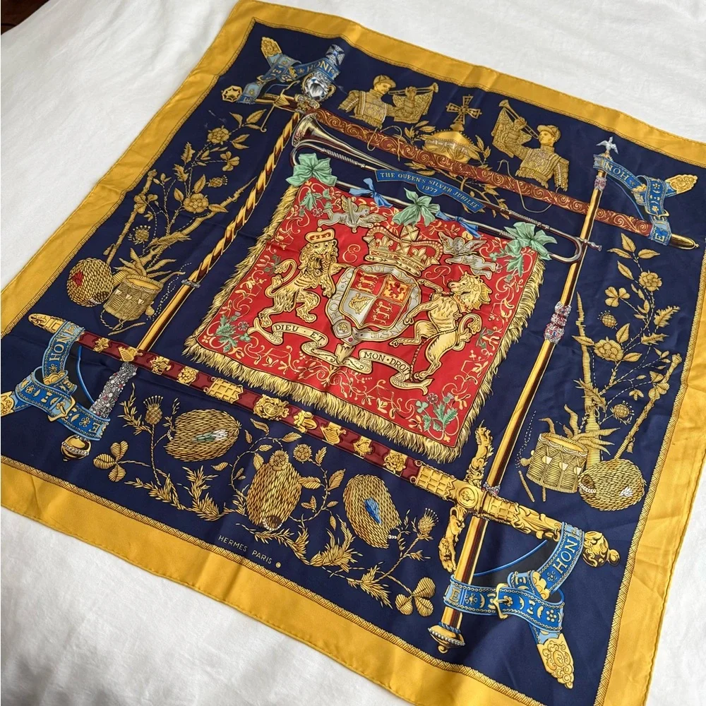 1977 HERMES VINTAGE QUEENS SILVER JUBILEE SILK SCARF - Picture 7 of 12